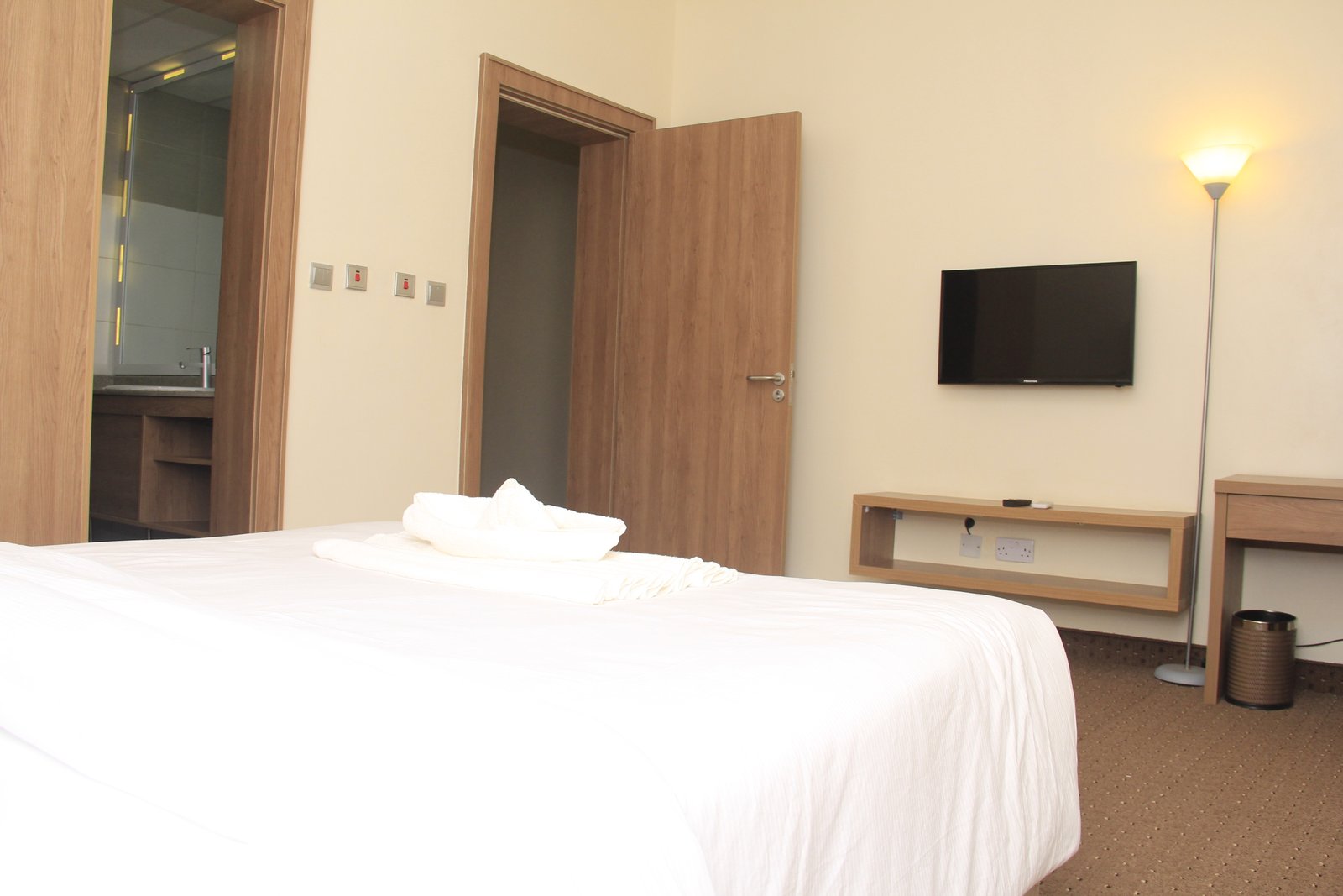 BEDROOM 2