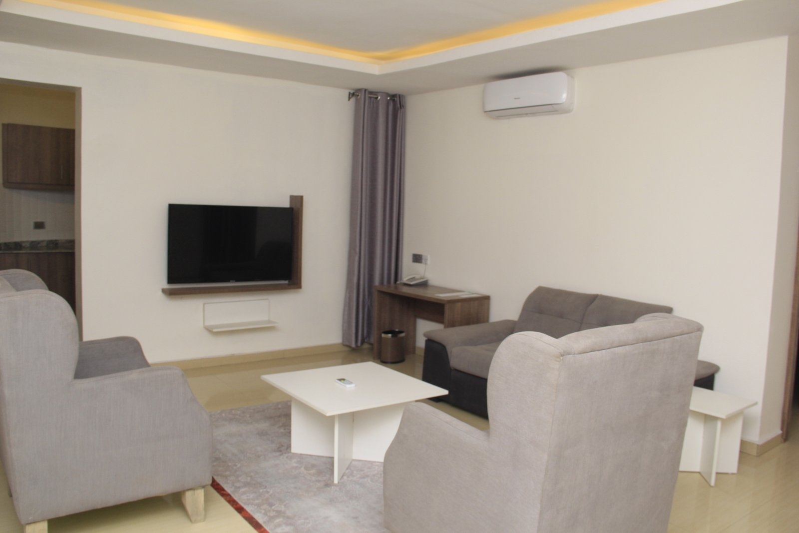 LIVING ROOM 1